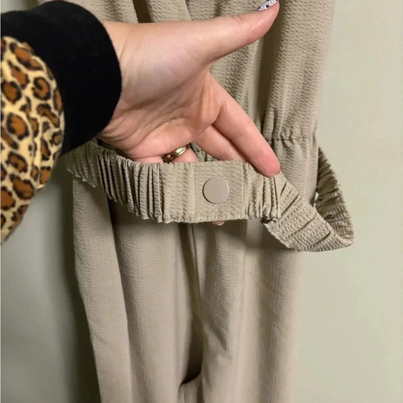Zara Jumpsuit Size Medium Poly Linen Blend Tan One Piece Belted Deep V Neck - Picture 4 of 9